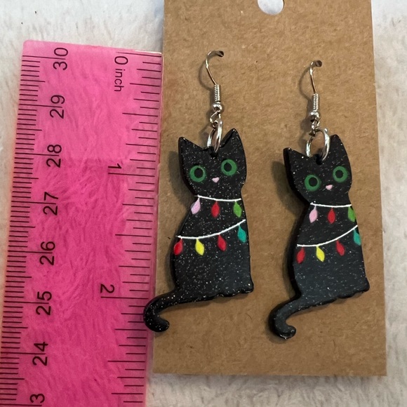 Black cat Christmas lights glitter earrings - Picture 1 of 3